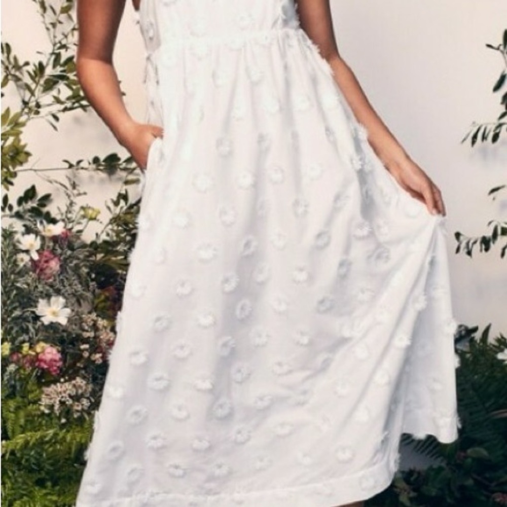 Elegant White Midi Dress